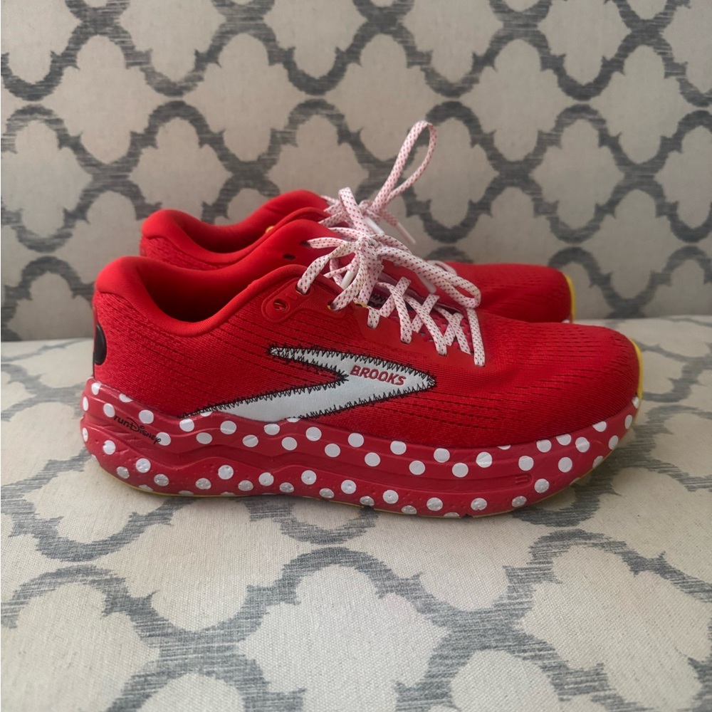 Minnie Mouse Brooks